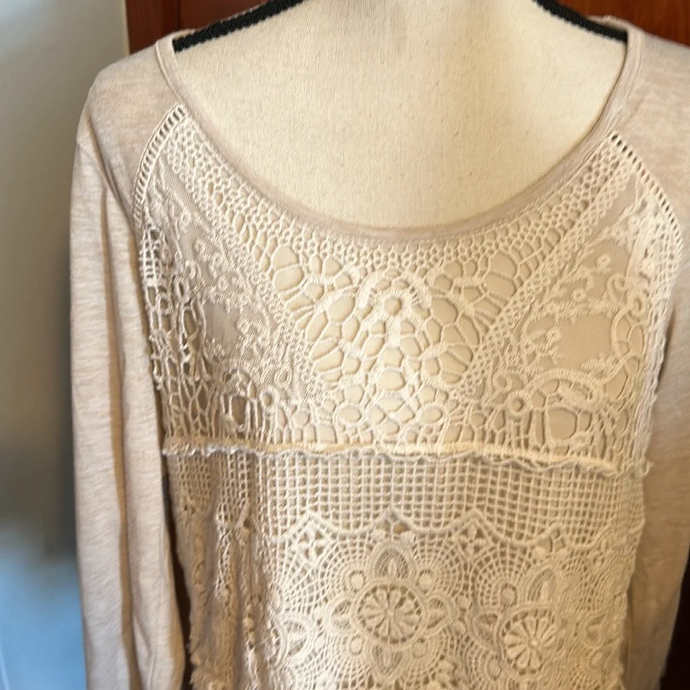 💜💜 Lace Front 3/4 Sleeved Ladies Top Size L by EYESHADOW